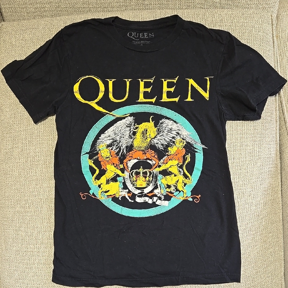 Queen Official Tour Merch Graphic T-Shirt